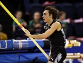 Armand Duplantis springt naar een nieuw wereldrecord polsstokspringen